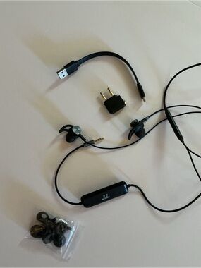 TaoTronics Earbuds Actice Noise Cancelling Headphones NWOB Wired Jack connection